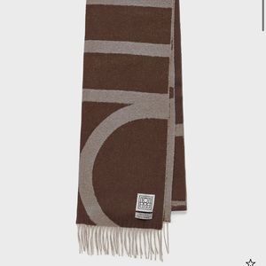 Toteme Signature Monogram 100% wool scarf